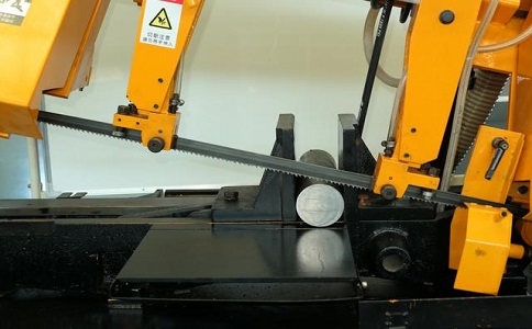 珠晖数控带锯床自动送料精度会出现偏差吗？